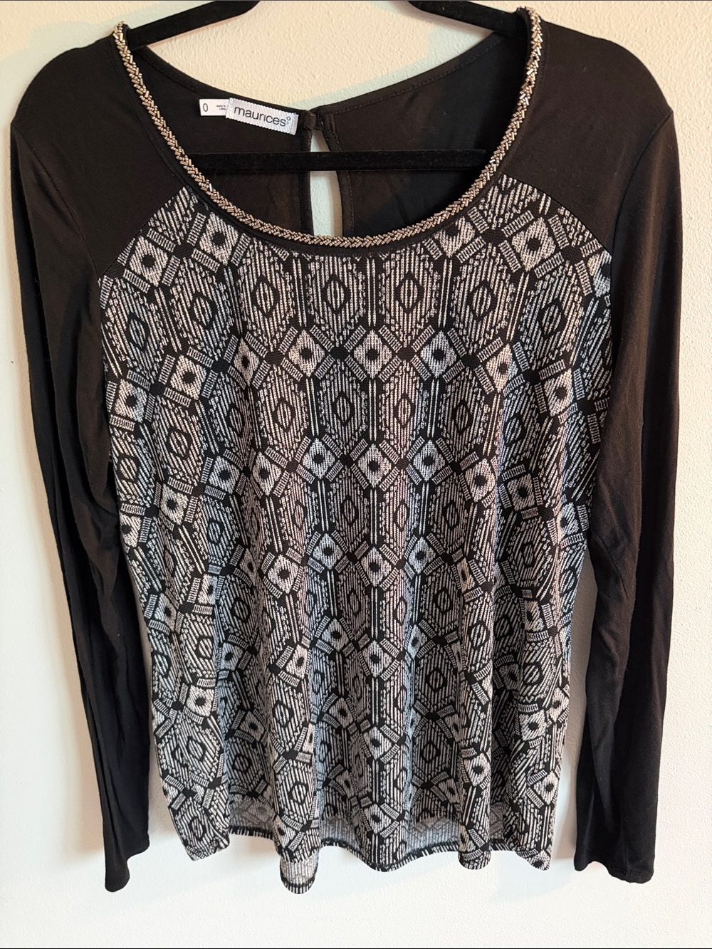 Maurices Black and Silver Geometric Long-Sleeve Top Size 0